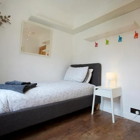 Townhouse - Hic Bottom Of Road! Casa vacanze Harrogate