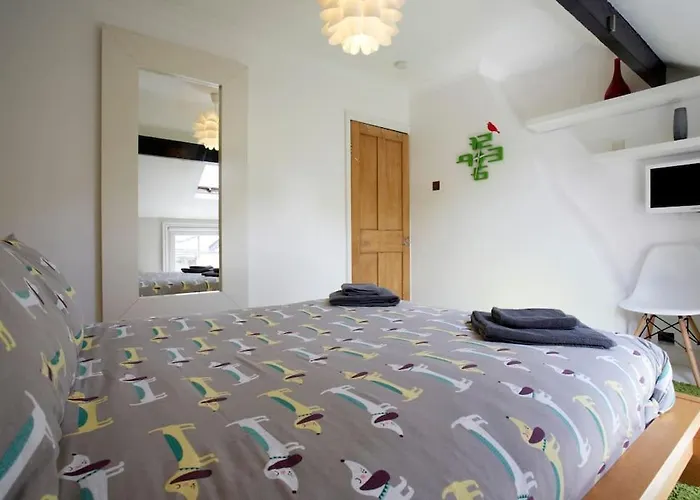 Townhouse - Hic Bottom Of Road! Holiday home Harrogate