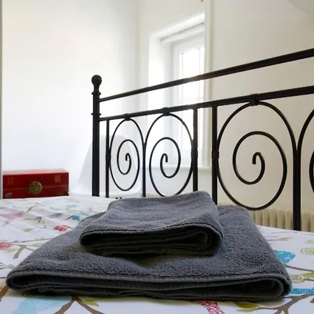 Casa de Férias Townhouse - Hic Bottom Of Road! *