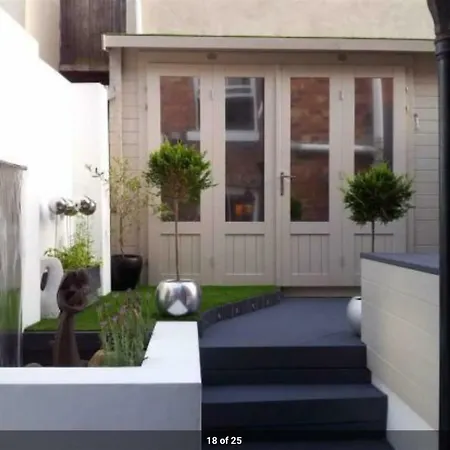 Casa de Férias Townhouse - Hic Bottom Of Road! *